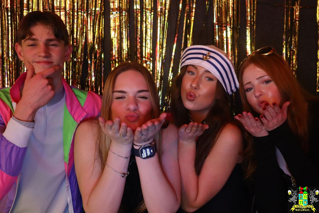 ../Images/Jeugd Opwarmbal Photobooth 118.jpg